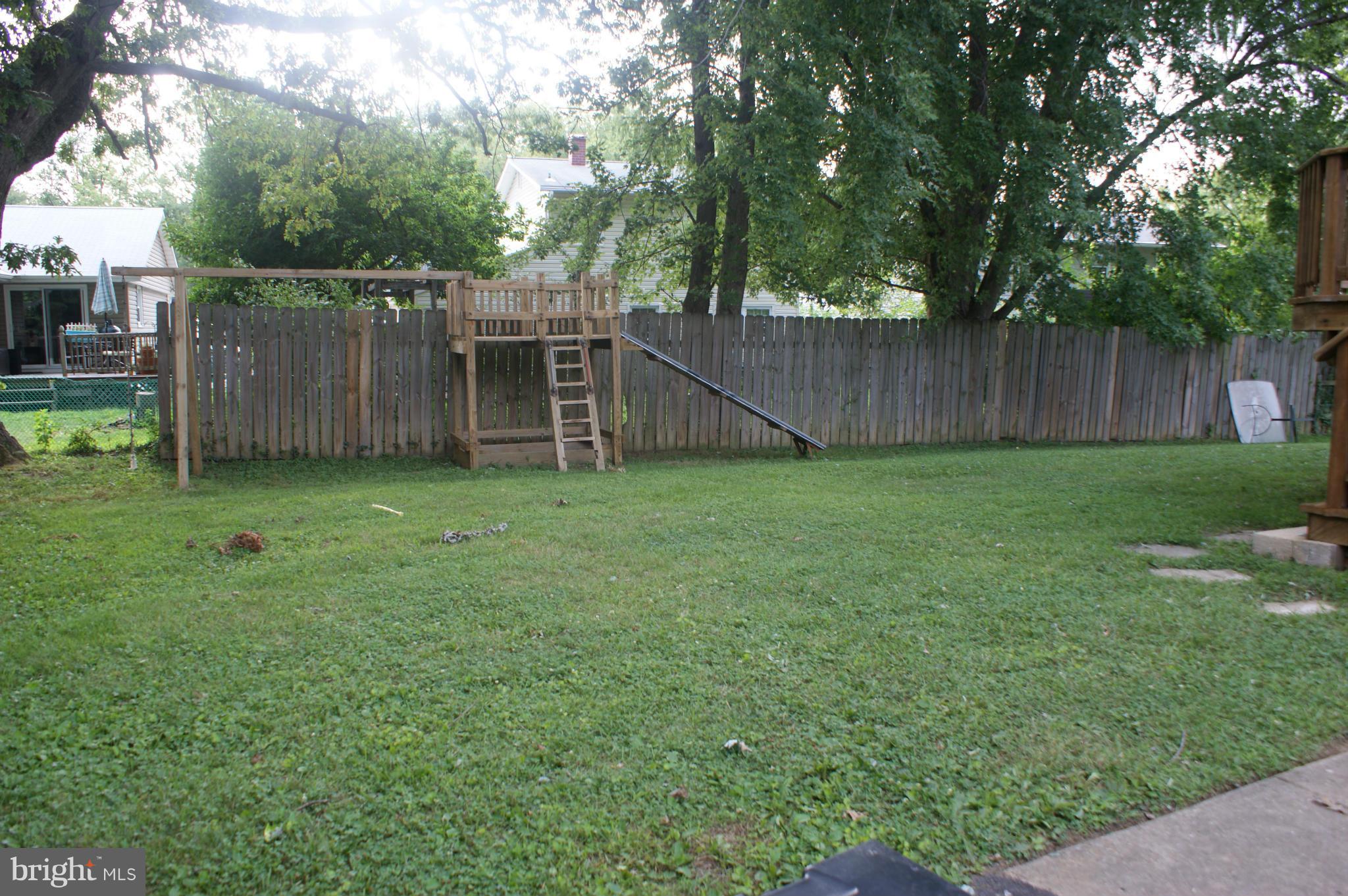 406 Rockway Road Baltimore, MD 21228 - Photo 14 of 17 Exterior (Rear)