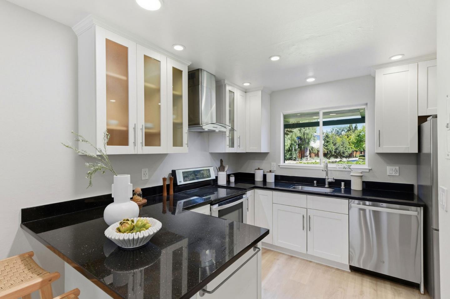 2047 Montecito Avenue, Unit 2 Mountain View, CA 94043 - Photo 9 of 36