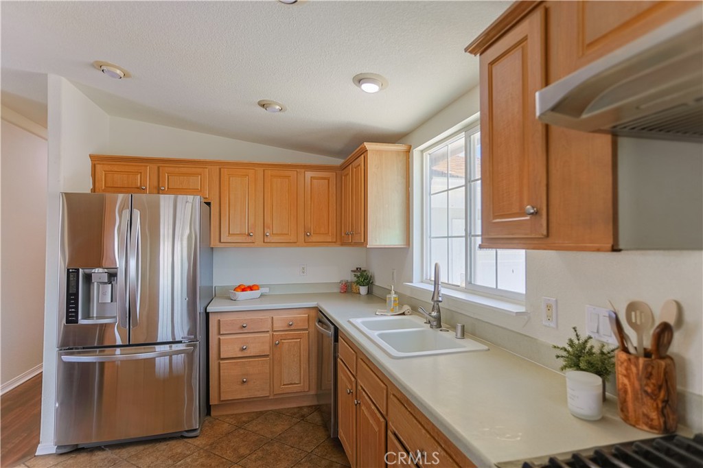 23301 Ridge Rte Drive, Unit 207 Laguna Hills, CA 92653 - Photo 10 of 39