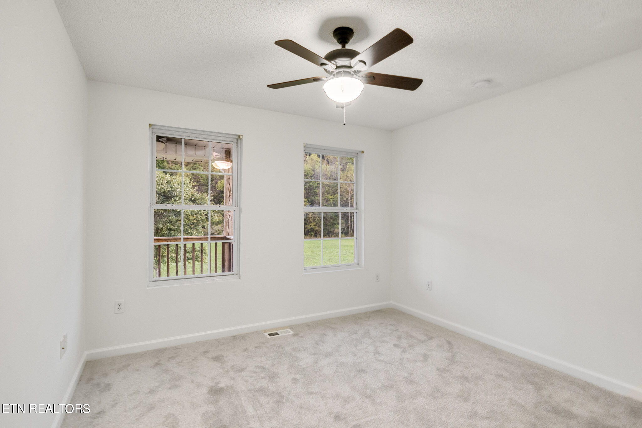 2910 Dutch Valley Road Clinton, TN 37716 - Photo 19 of 40