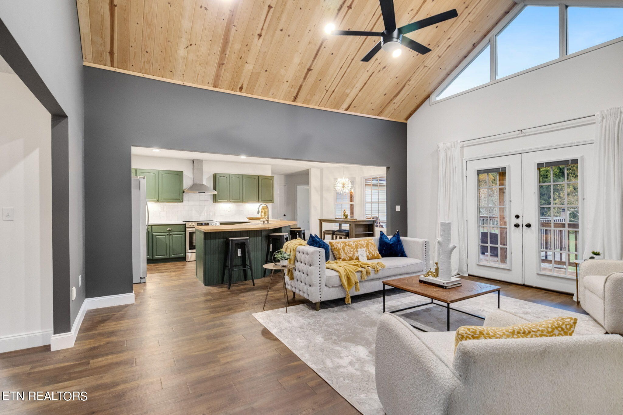 2910 Dutch Valley Road Clinton, TN 37716 - Photo 5 of 40