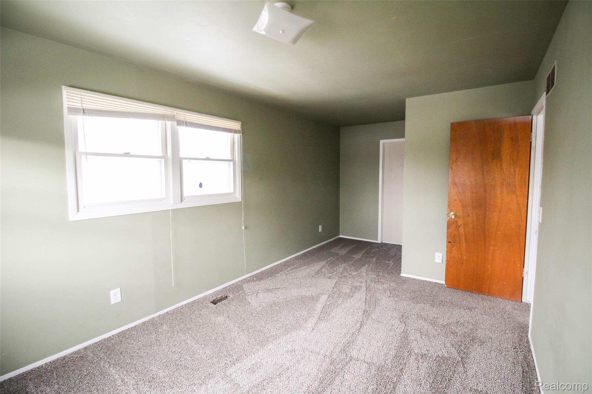 1258 Stonehenge Road Flint, MI 48532 - Photo 16 of 30 IMG_9521.jpg