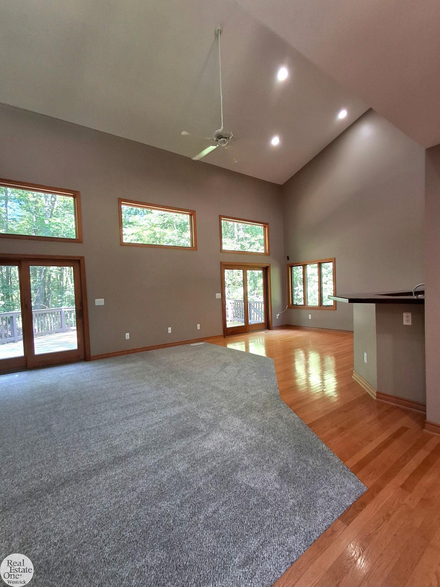 5746 Roberts Road Marine City, MI 48039 - Photo 5 of 60 50182650-77a9f646-fc55-46ae-9c4c-7c4cfa92f5a5.JPG