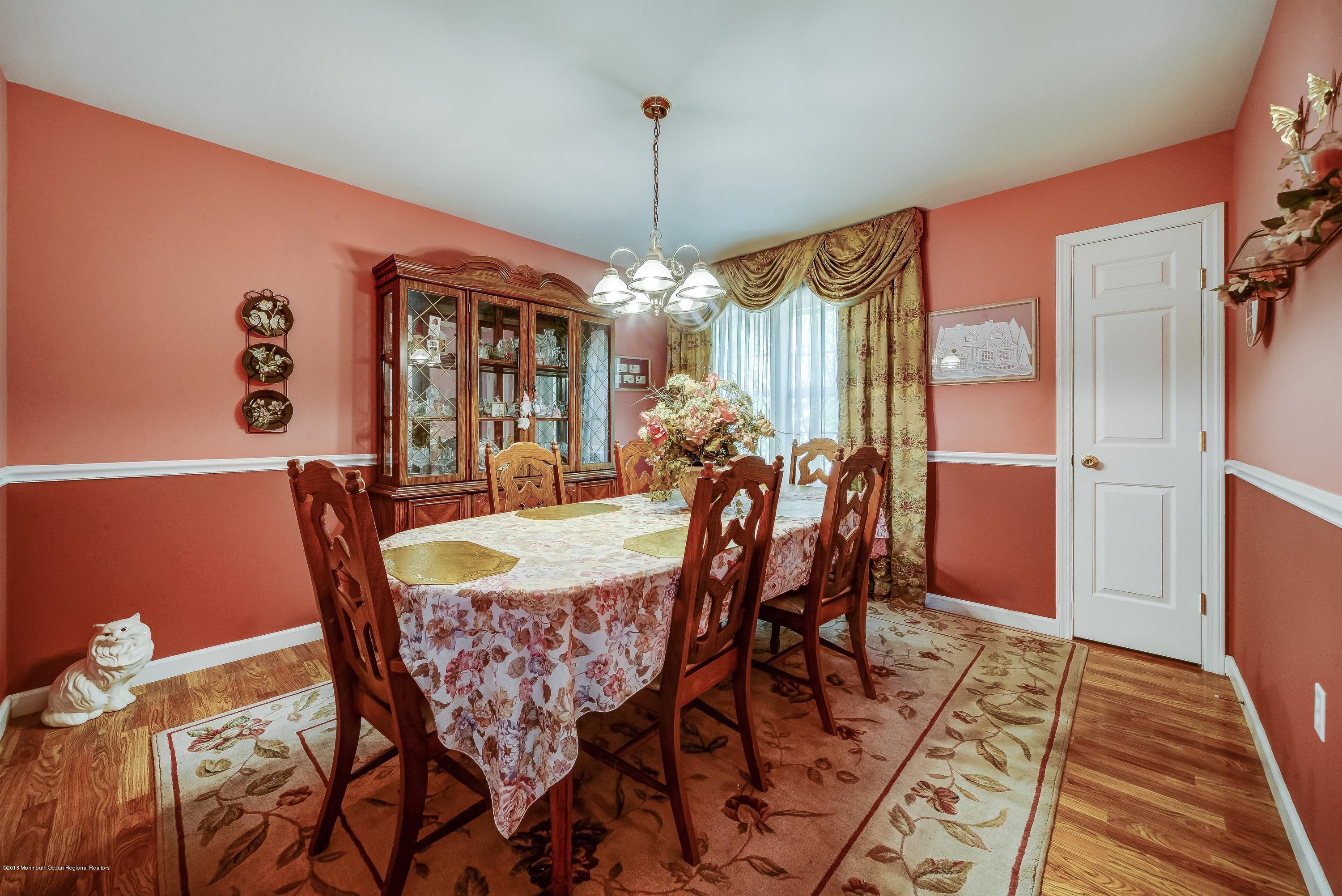 19 Ueland Road Red Bank, NJ 07701 - Photo 14 of 22 018_Dining RoomUpstairs