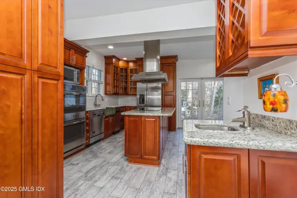 $8,400 | 181 East Putnam Avenue, Greenwich, CT 06830