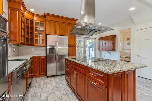 $10,000 | 181 East Putnam Avenue, Greenwich, CT 06830