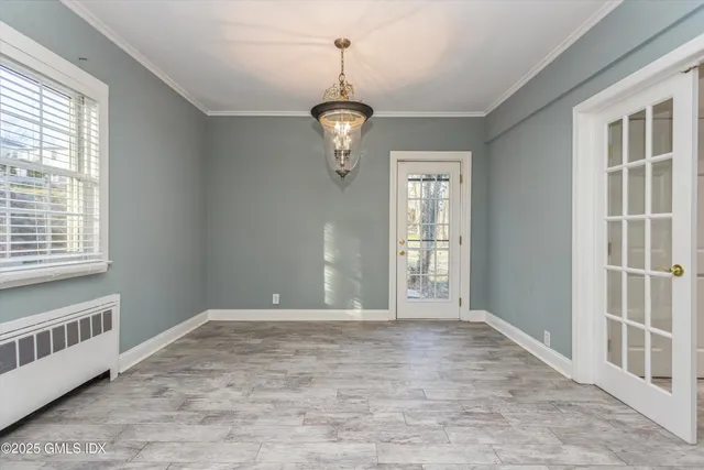 $10,000 | 181 East Putnam Avenue, Greenwich, CT 06830