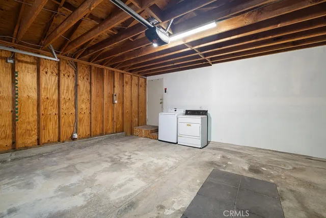 a view of utility room