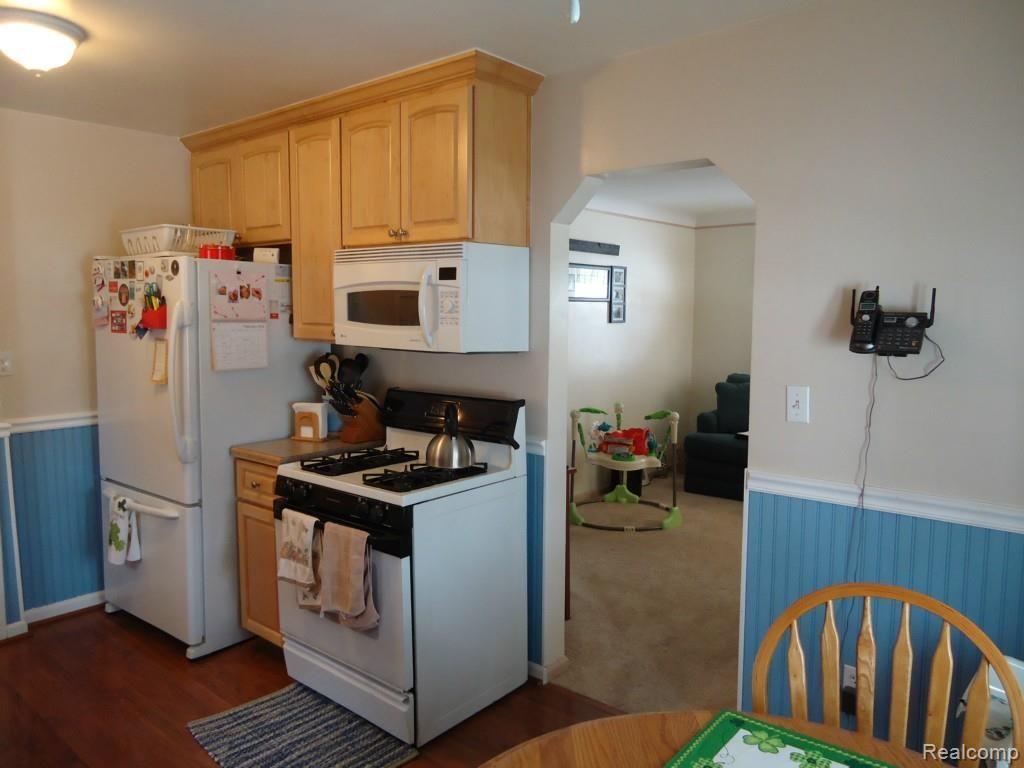 13169 Rosedale Street Southgate, MI 48195 - Photo 8 of 29 DSC02261.jpg
