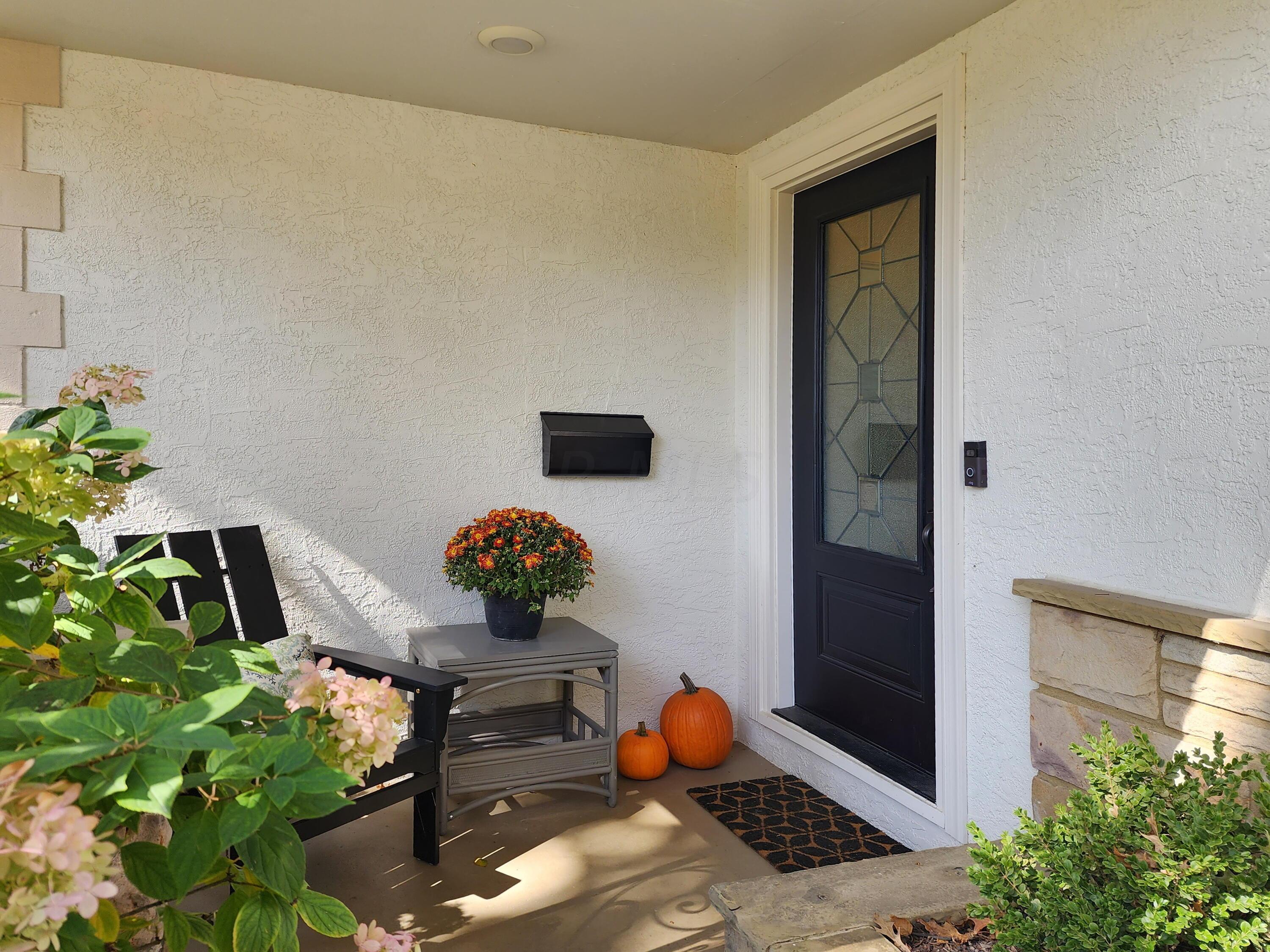 2510 Dover Road Columbus, OH 43209 - Photo 4 of 33 Front Entry