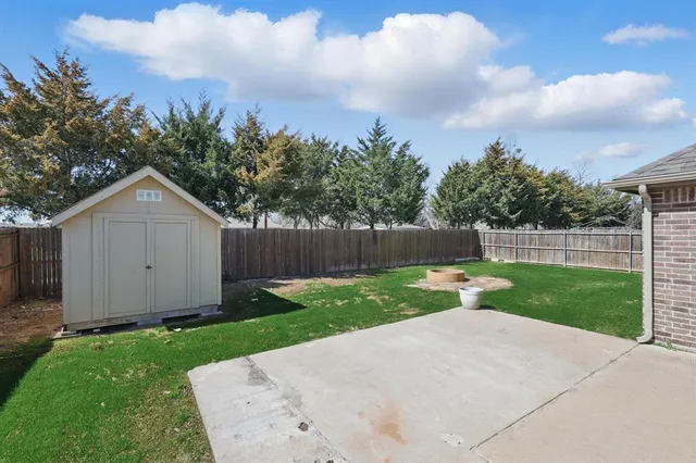$2,350 | 1530 Woodlake Drive, Waxahachie, TX 75165