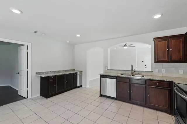 $2,350 | 1530 Woodlake Drive, Waxahachie, TX 75165