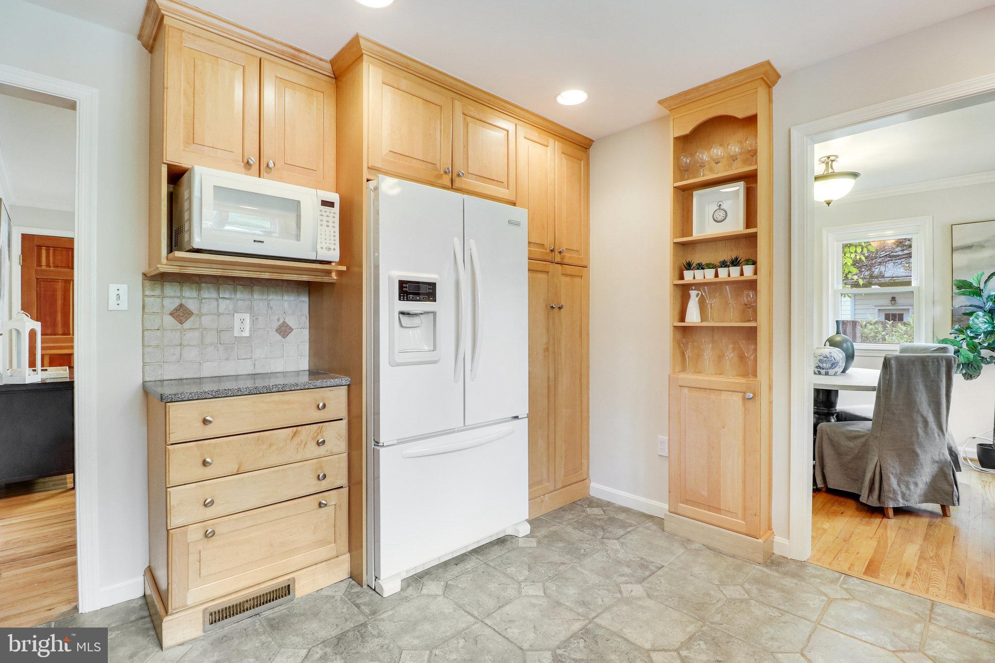 9818 Laurel Street Fairfax, VA 22032 - Photo 18 of 65 Kitchen