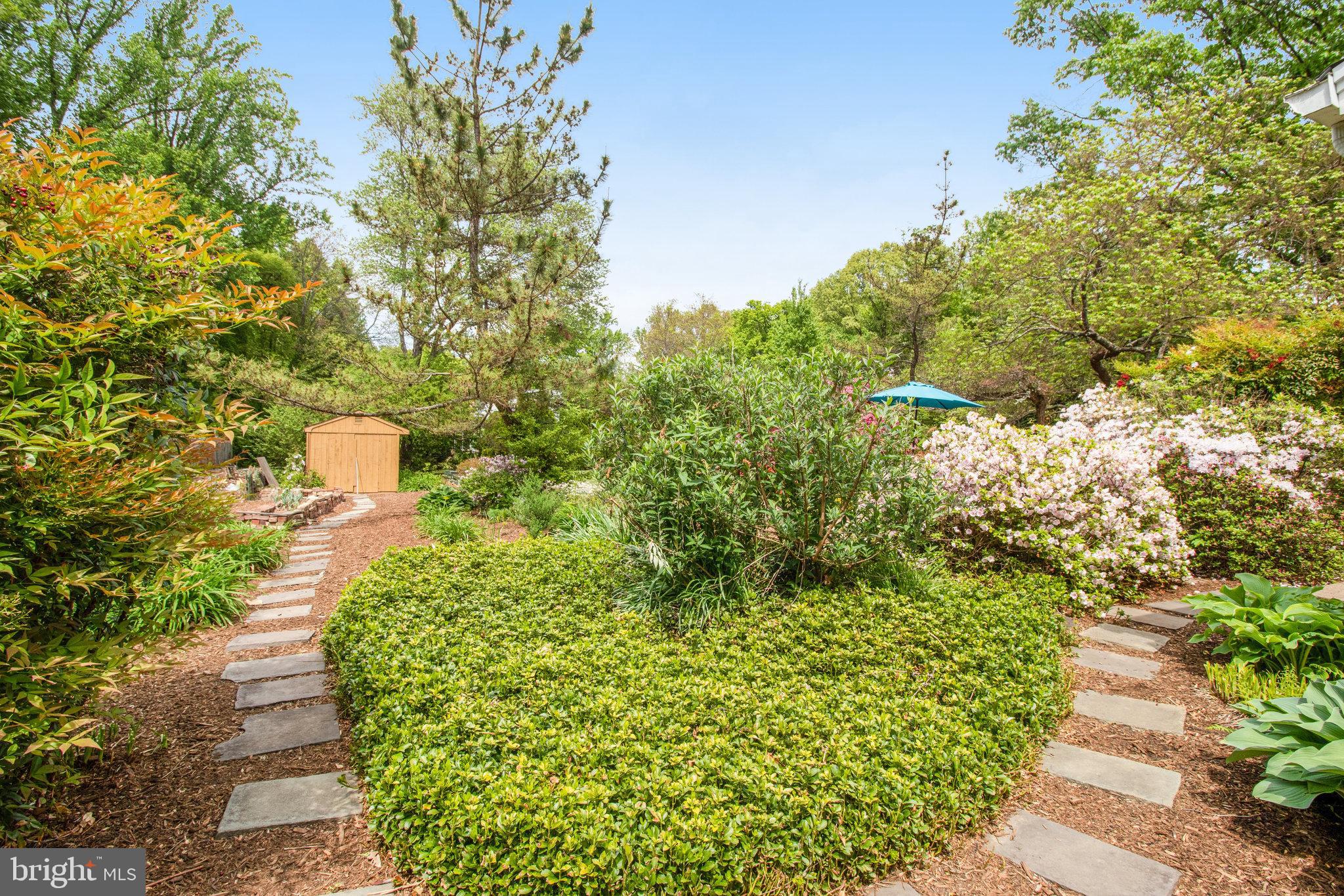 9818 Laurel Street Fairfax, VA 22032 - Photo 60 of 65 Walkway/paths