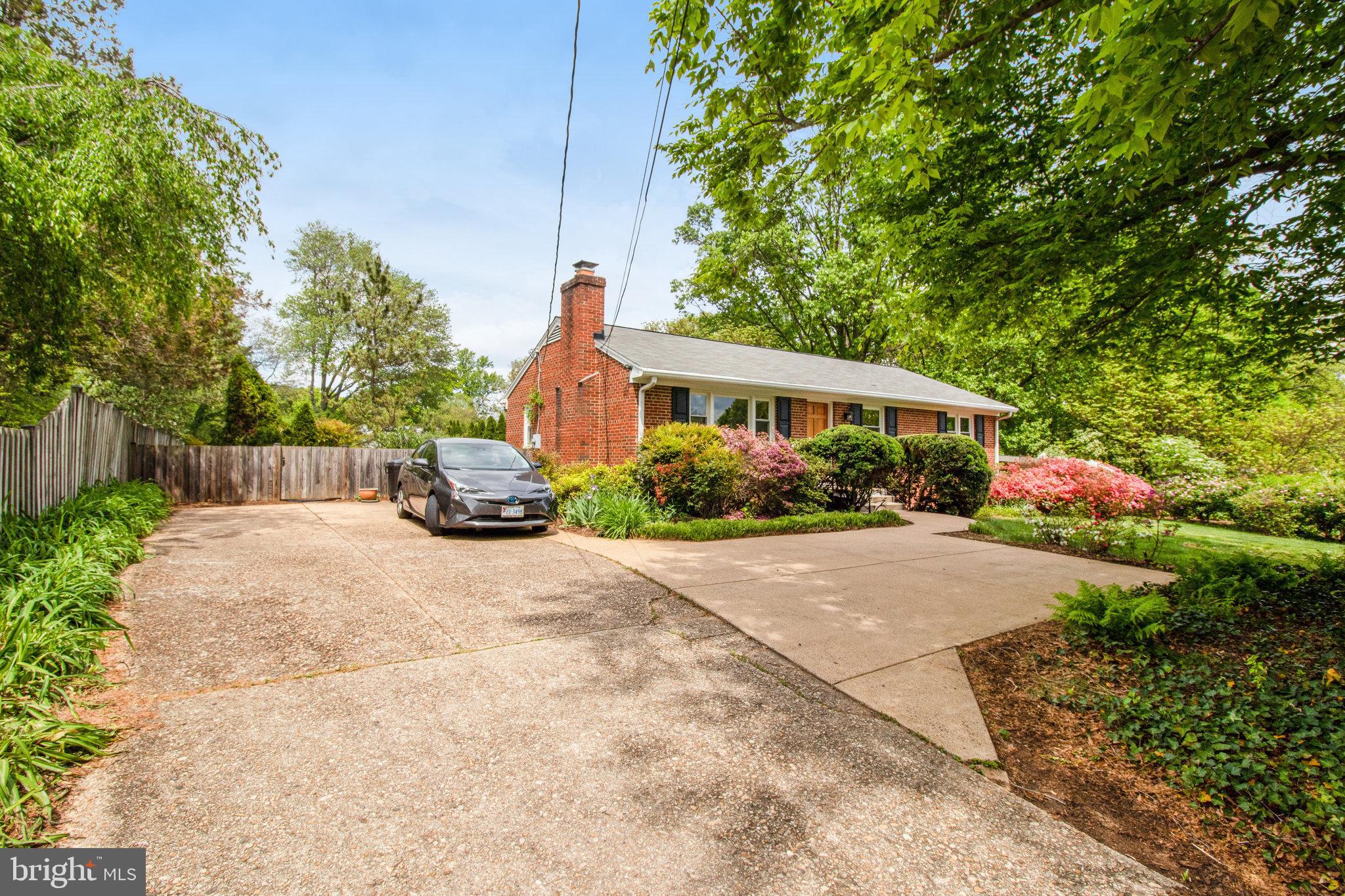 9818 Laurel Street Fairfax, VA 22032 - Photo 6 of 65 Ample parking for this home