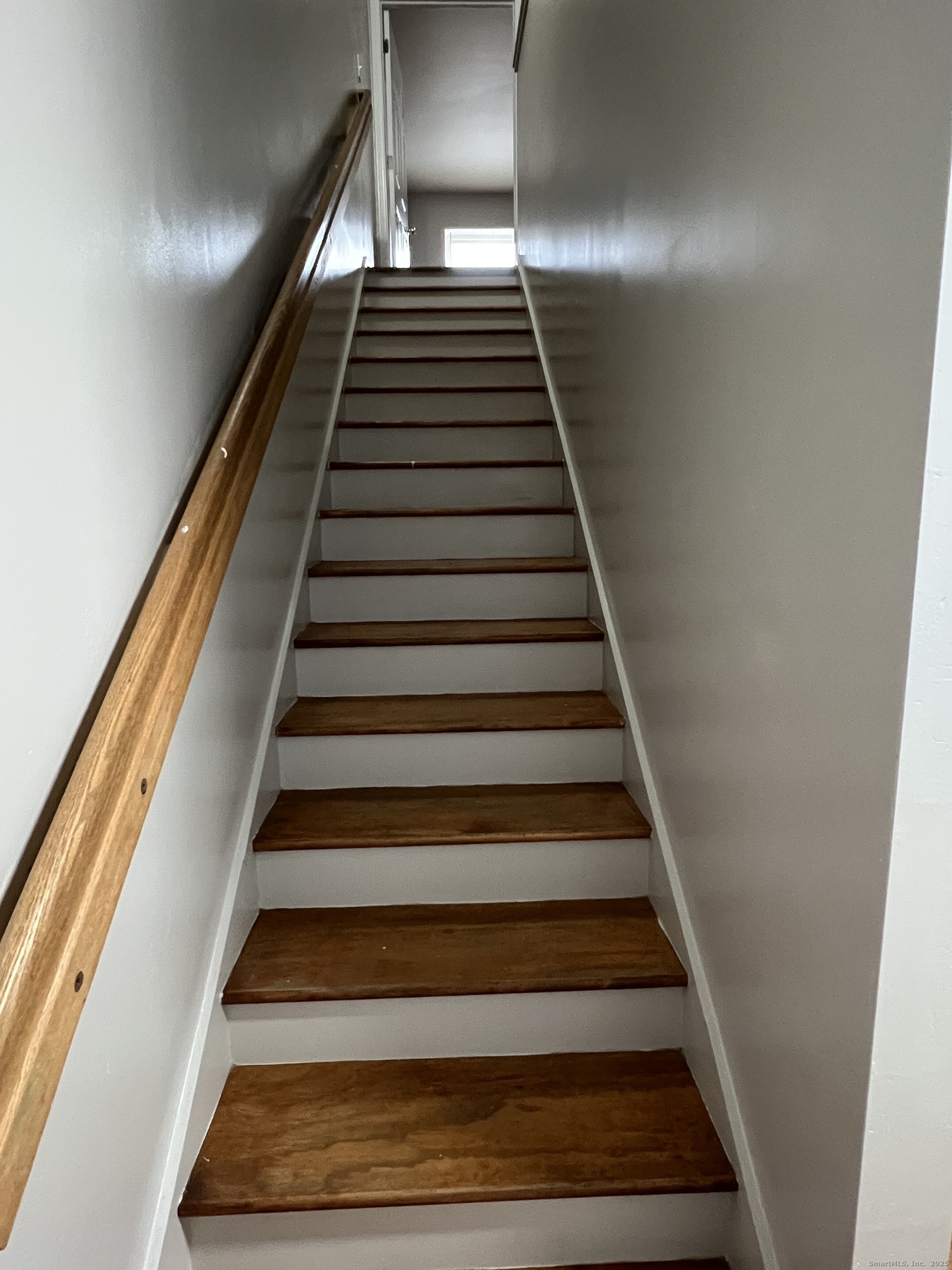 385 Putnam Avenue, Unit 38 Hamden, CT 06517 - Photo 7 of 15 a view of entryway