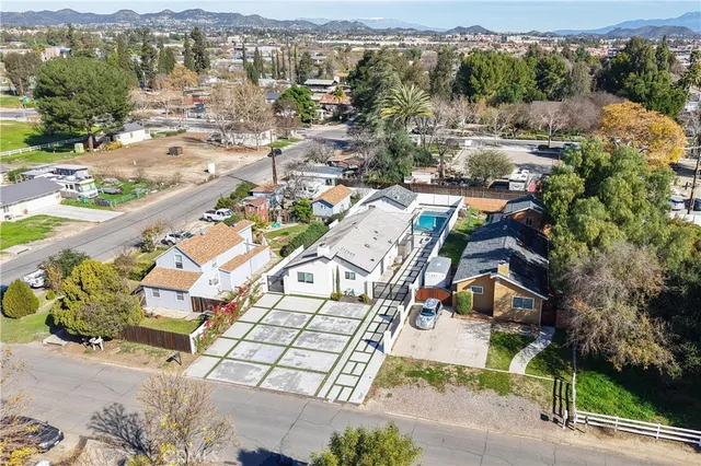 $3,500 | 24902 1st Avenue, Murrieta, CA 92562