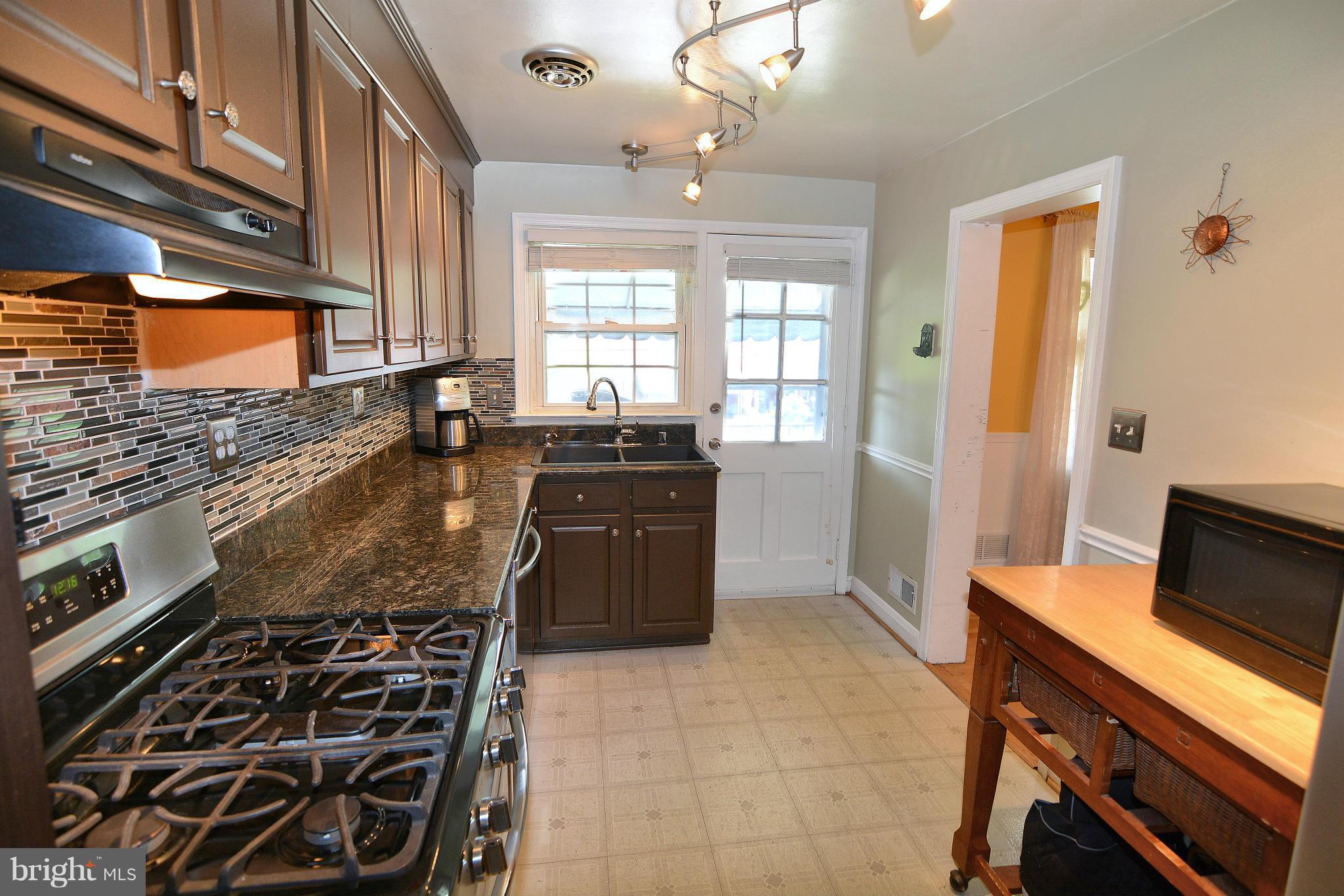 1533 Dellsway Road Towson, MD 21286 - Photo 22 of 30 Remodeled Granite and stainless kitchen