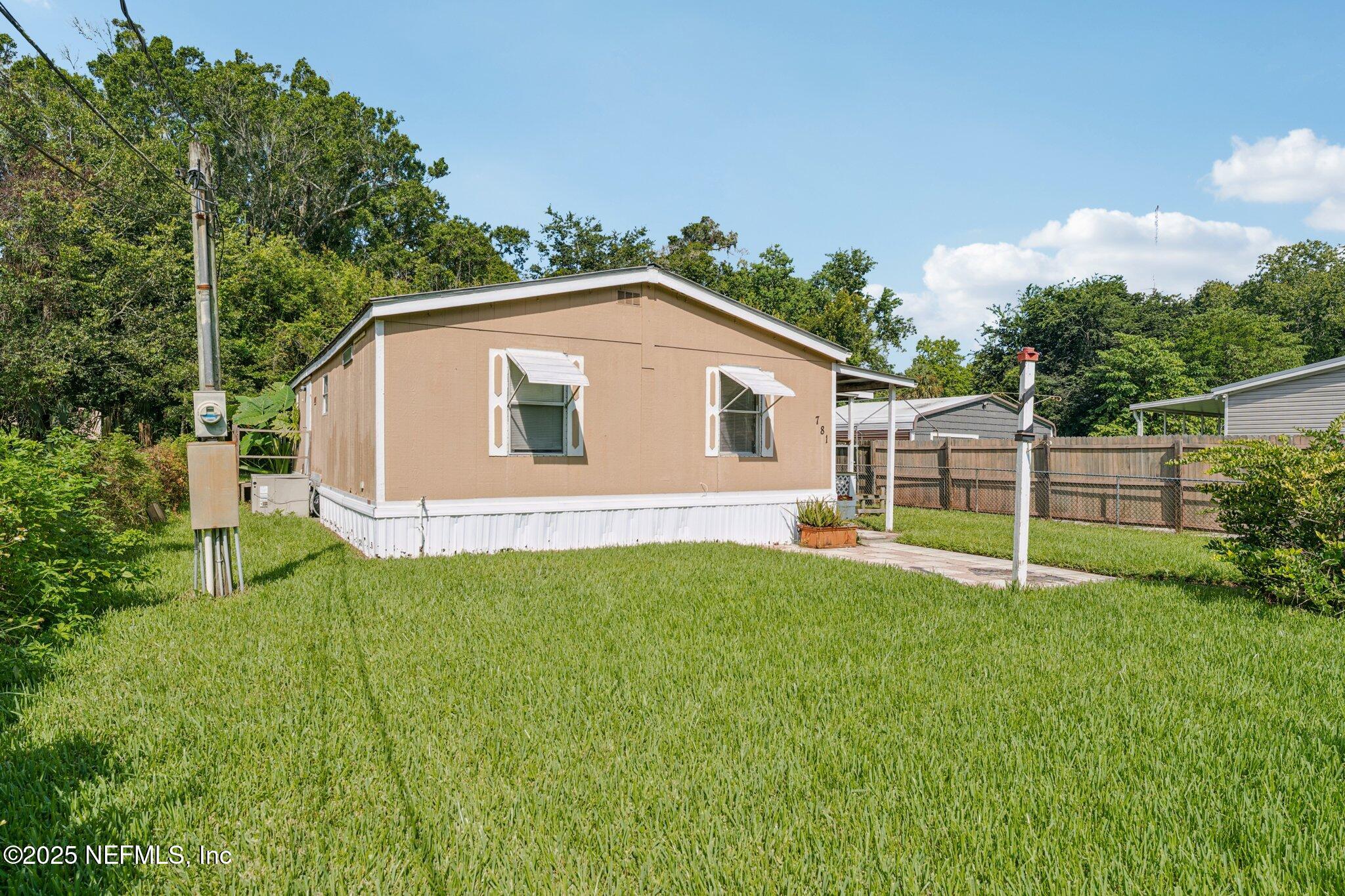 781 Hamilton Avenue St. Augustine, FL 32084 - Photo 5 of 39 a view of a backyard of the house