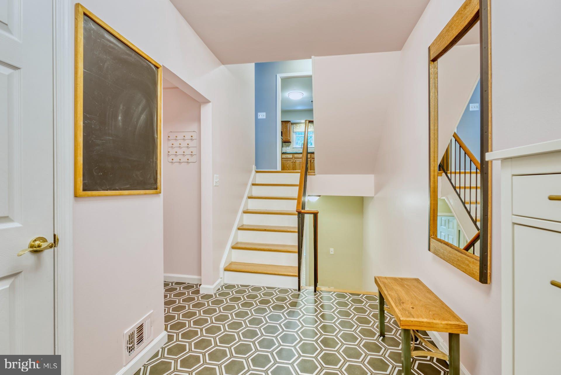 11719 Dry River Court Reston, VA 20191 - Photo 3 of 44 003 Foyer