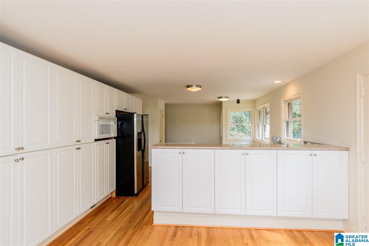 1423 Overlook Road Birmingham, AL 35209 - Photo 15 of 33