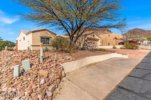$390,000 | 6039 West 10 Star Drive, Tucson, AZ 85713