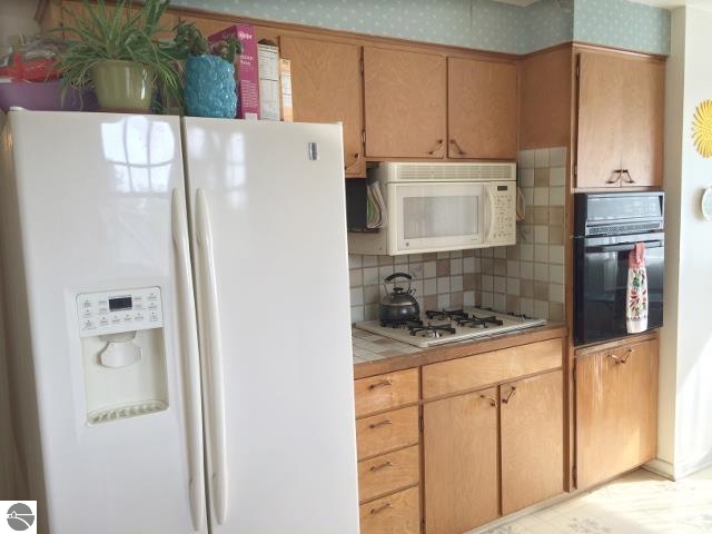 301 East Mason Street Cadillac, MI 49601 - Photo 15 of 26 1792864-14.JPG