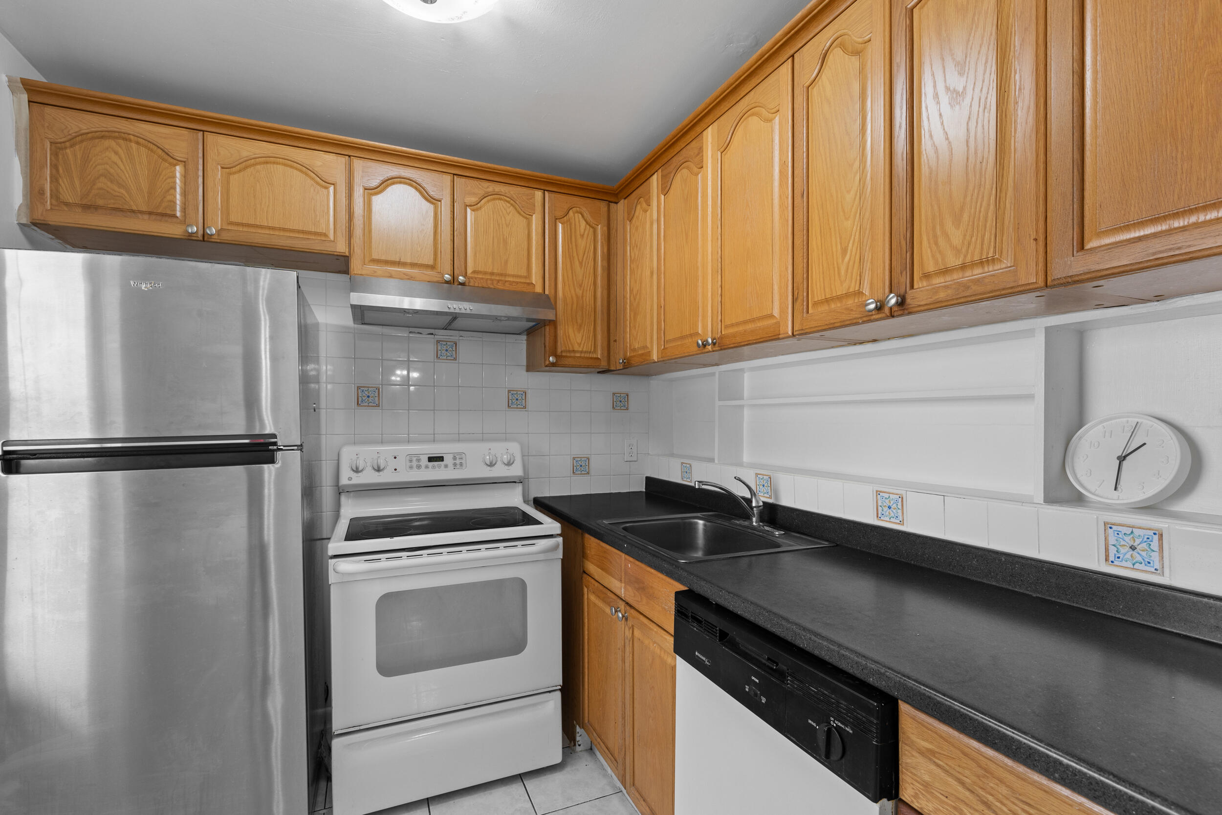 825 Northwest 13th Street, Unit 105 Boca Raton, FL 33486 - Photo 8 of 37 Kitchen