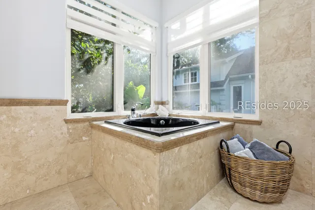 $1,399,550 | 8 Fantail Lane, Hilton Head Island, SC 29926