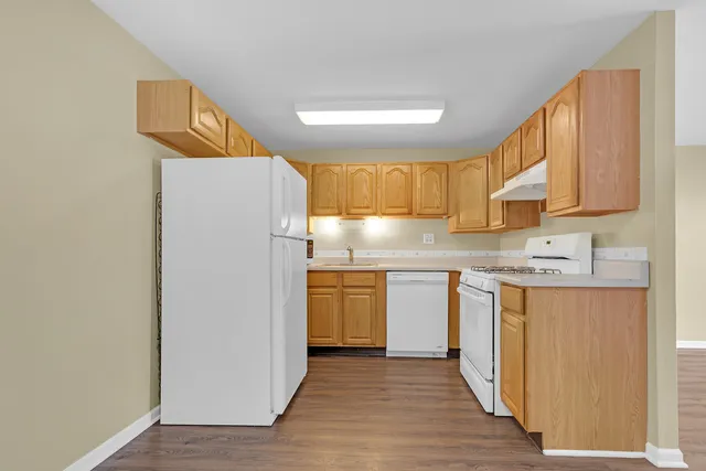 $259,900 | 236 Whidah Court, Unit 236, Schaumburg, IL 60193