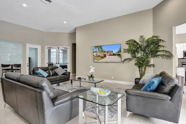 $4,200 | 16658 La Mesa Drive, Delray Beach, FL 33484