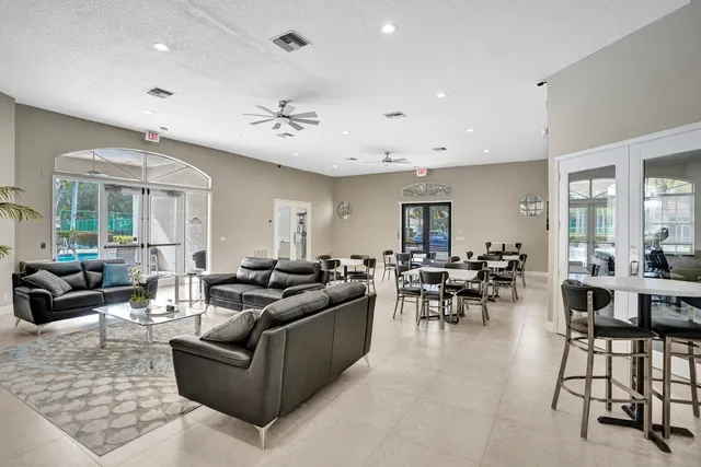 $4,200 | 16658 La Mesa Drive, Delray Beach, FL 33484