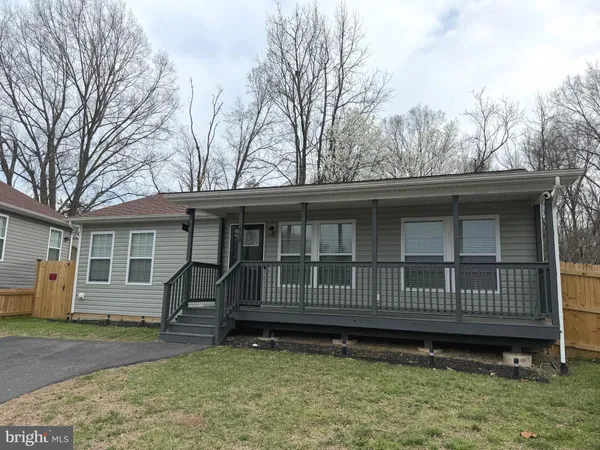 $1,900 | 408 South Street, Fredericksburg, VA 22401