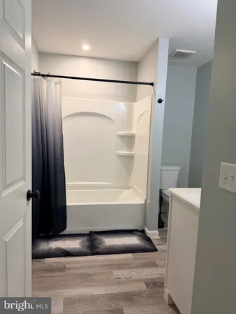 $1,900 | 408 South Street, Fredericksburg, VA 22401