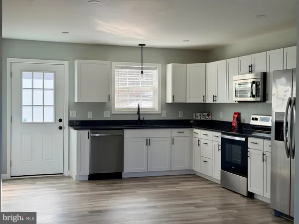 $1,900 | 408 South Street, Fredericksburg, VA 22401