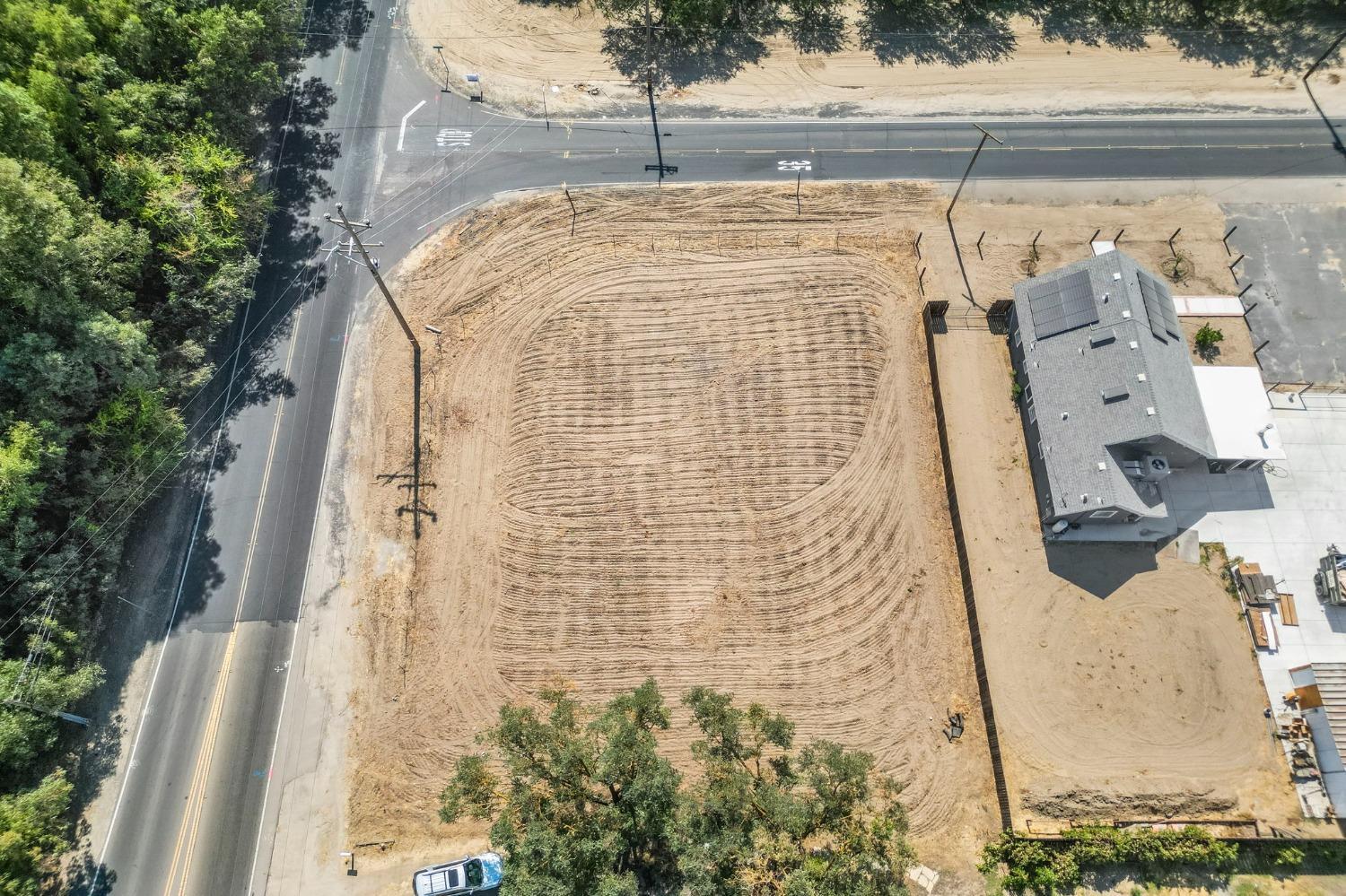 20109 South Union Road Manteca, CA 95337 - Photo 3 of 5 a bathroom with a shower