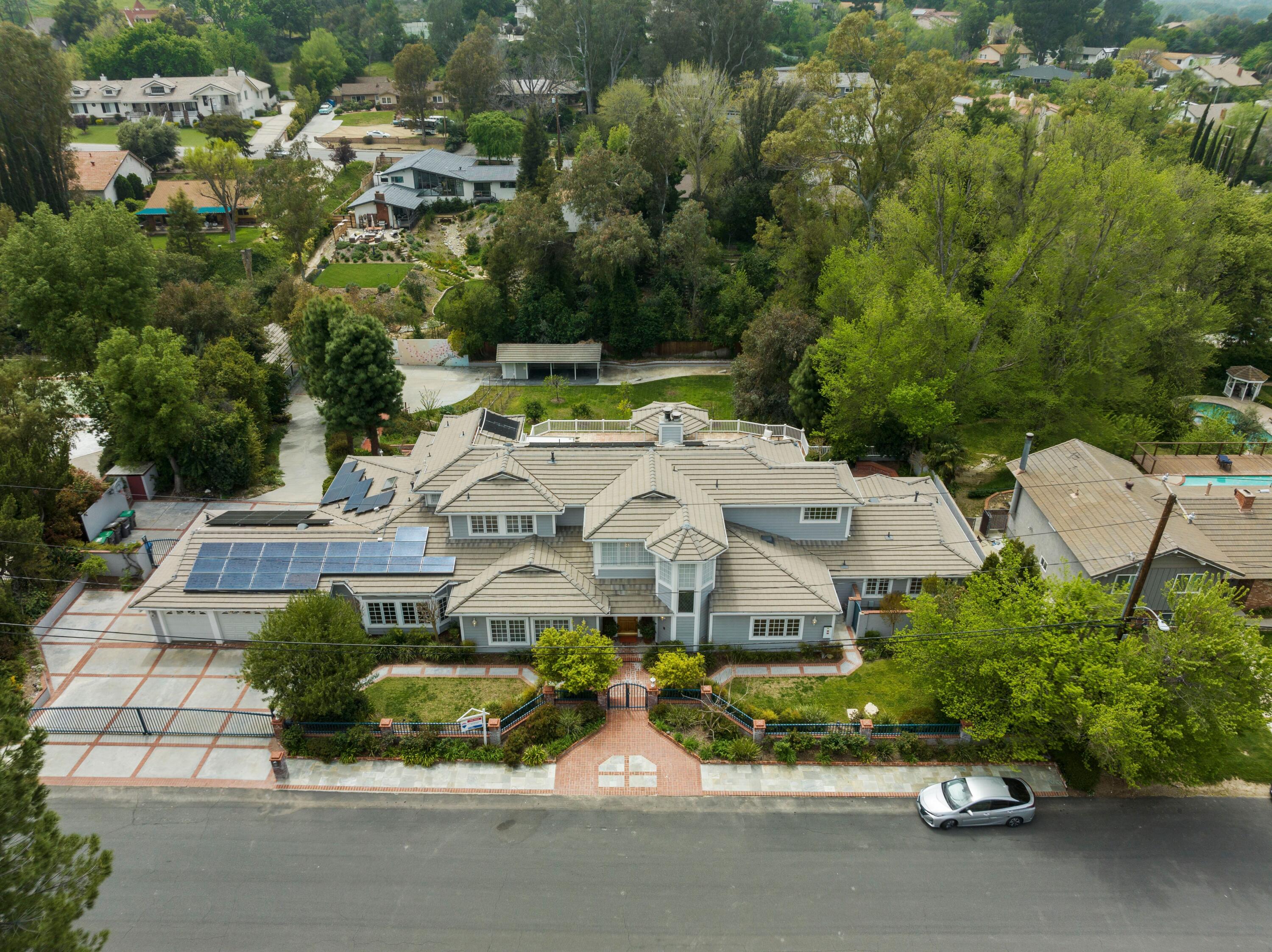 24335 Arcadia Street Newhall, CA 91321 - Photo 50 of 50 an aerial view of a house with a garden