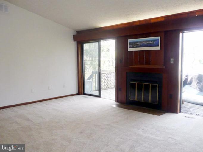 413 Schley Road Annapolis, MD 21401 - Photo 23 of 30 Living Room