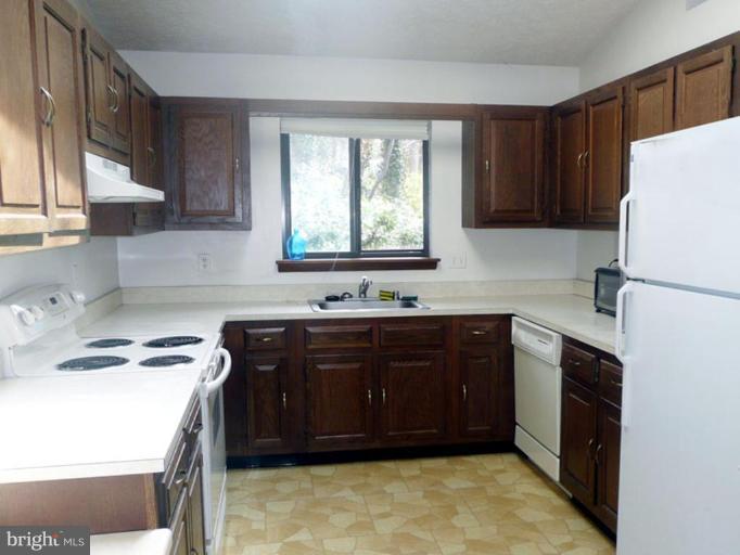 413 Schley Road Annapolis, MD 21401 - Photo 4 of 30 Kitchen