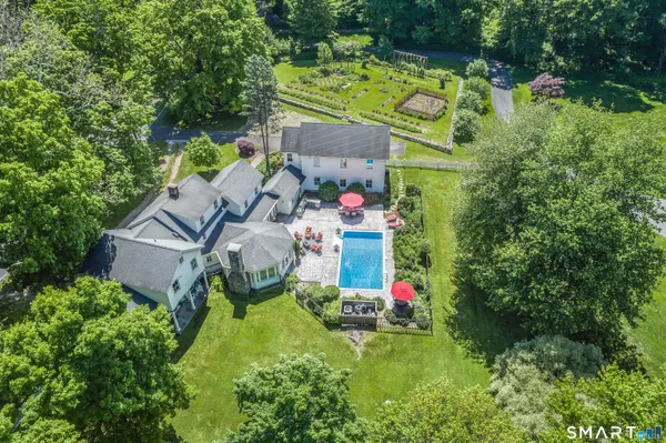 $2,250,000 | 261 Wilton Road West, Ridgefield, CT 06877