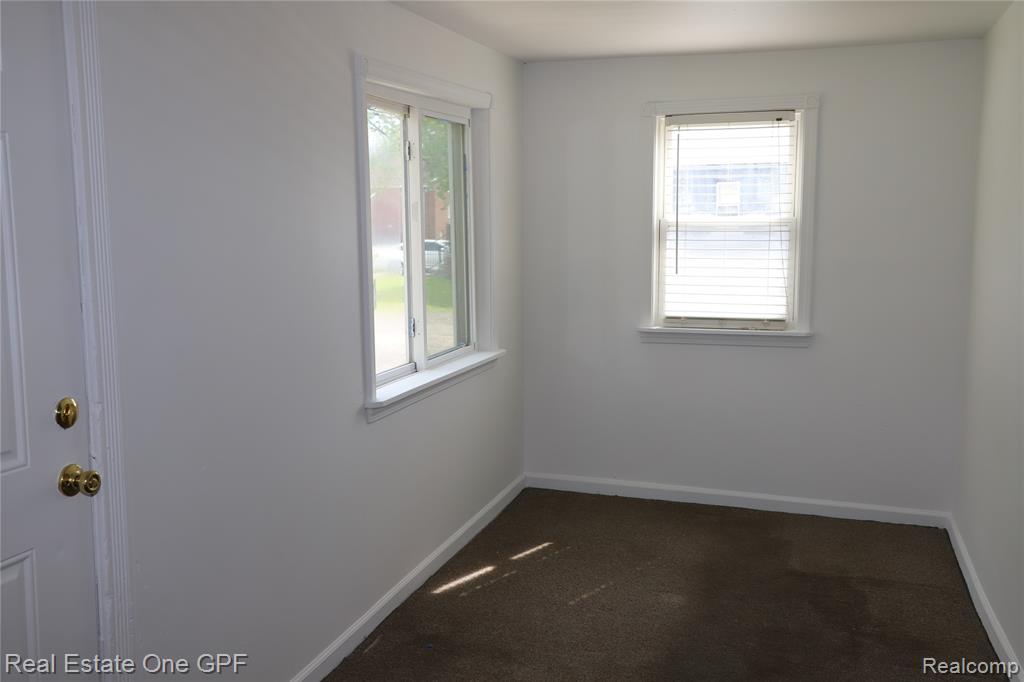 7052 Rivard Avenue Warren, MI 48091 - Photo 3 of 12