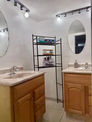 $2,150 | 1670 Northeast 191st Street, Unit 1153, Miami, FL 33179