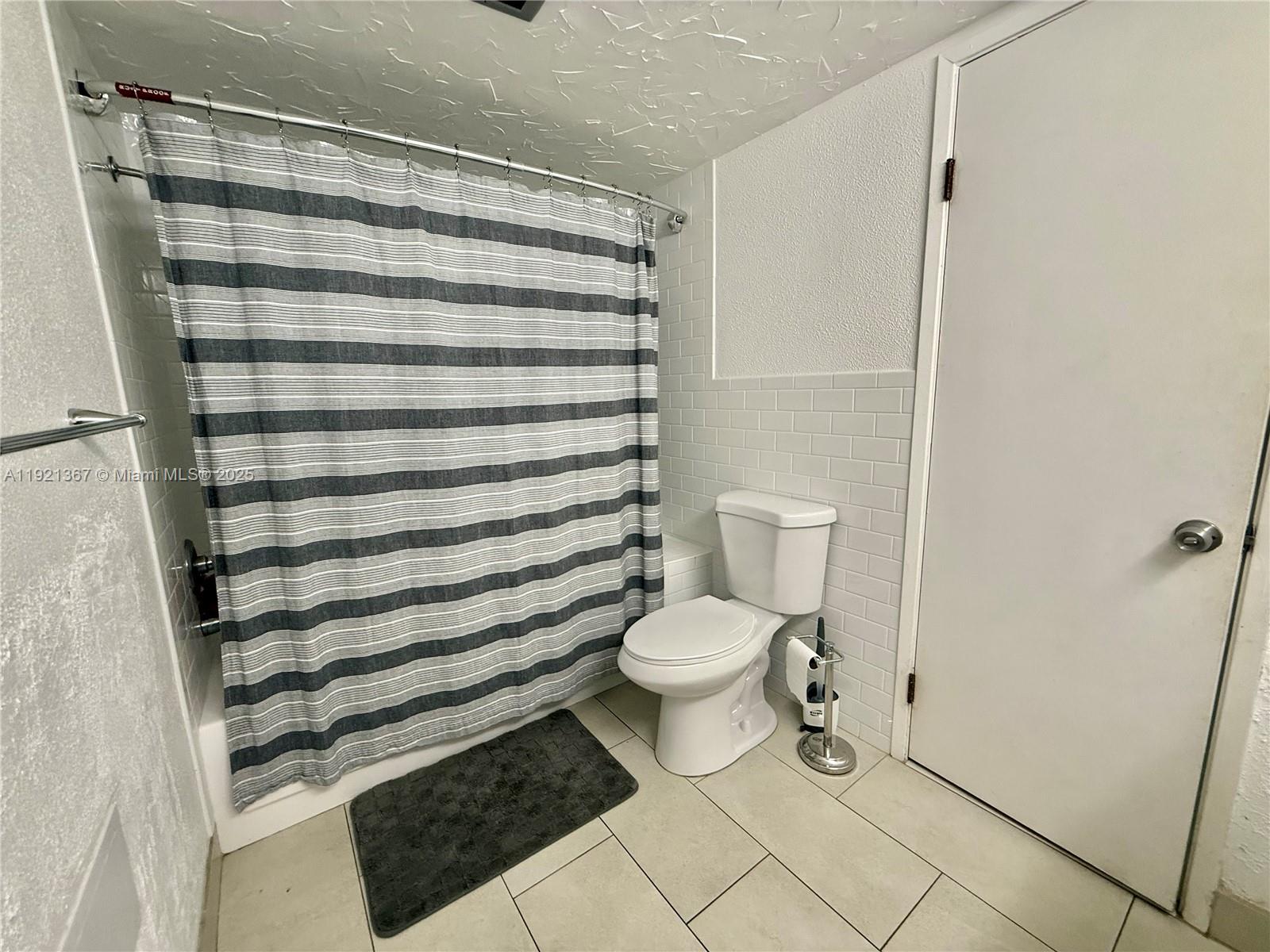 1670 Northeast 191st Street, Unit 1153 Miami, FL 33179 - Photo 17 of 18