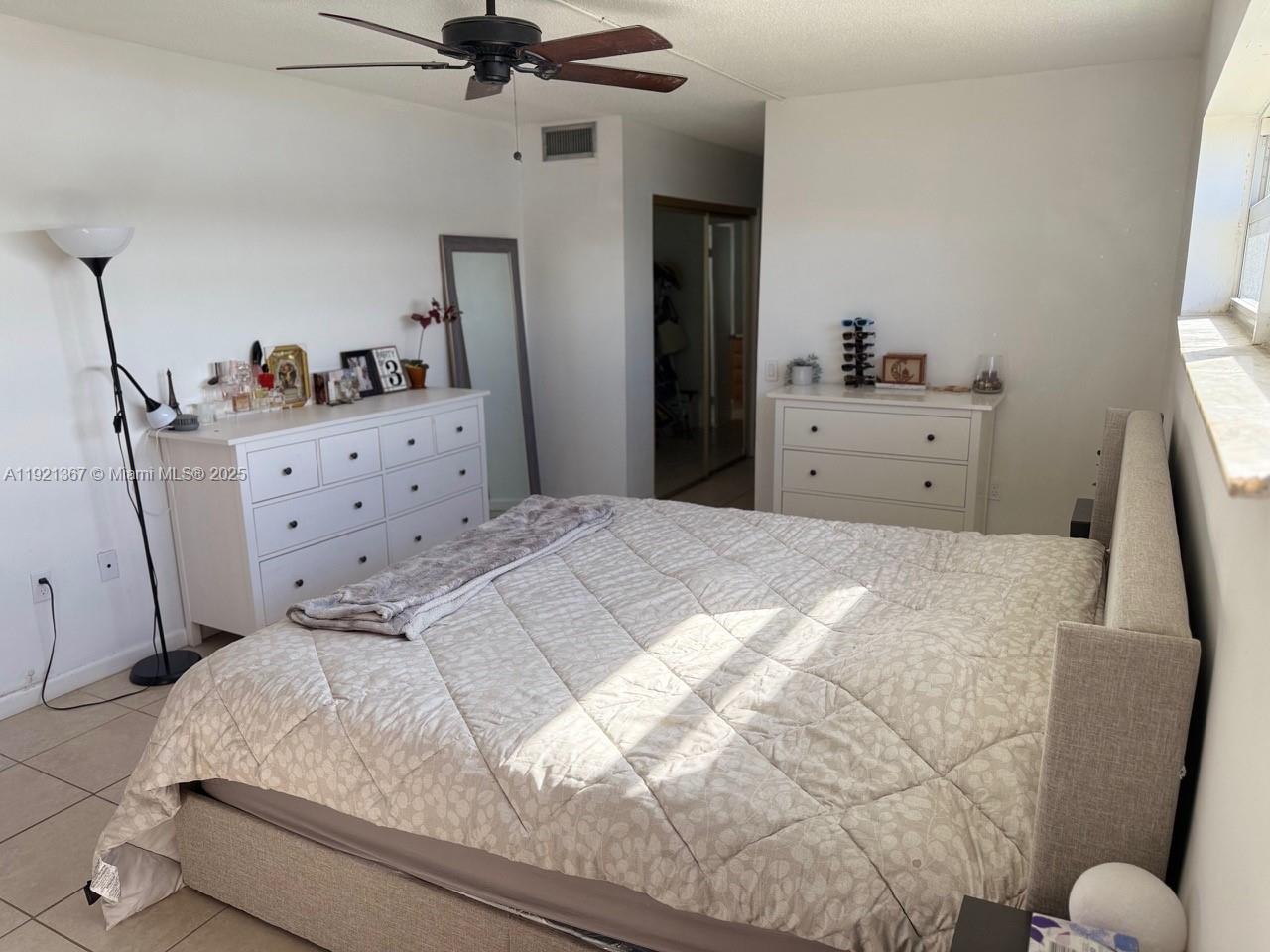 1670 Northeast 191st Street, Unit 1153 Miami, FL 33179 - Photo 7 of 18