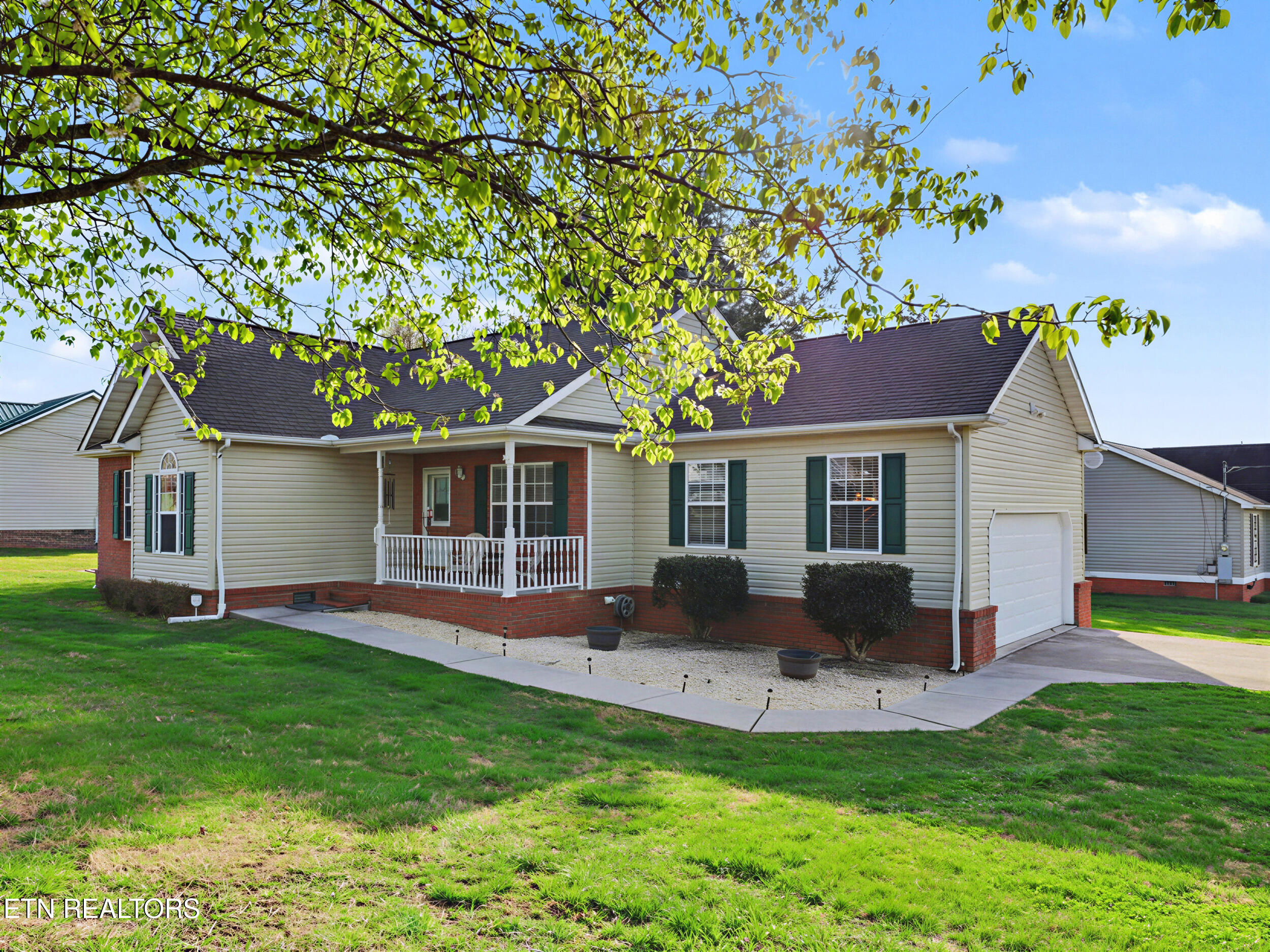 225 Acorn Drive Plainview, TN 37721 - Photo 2 of 27 2_26