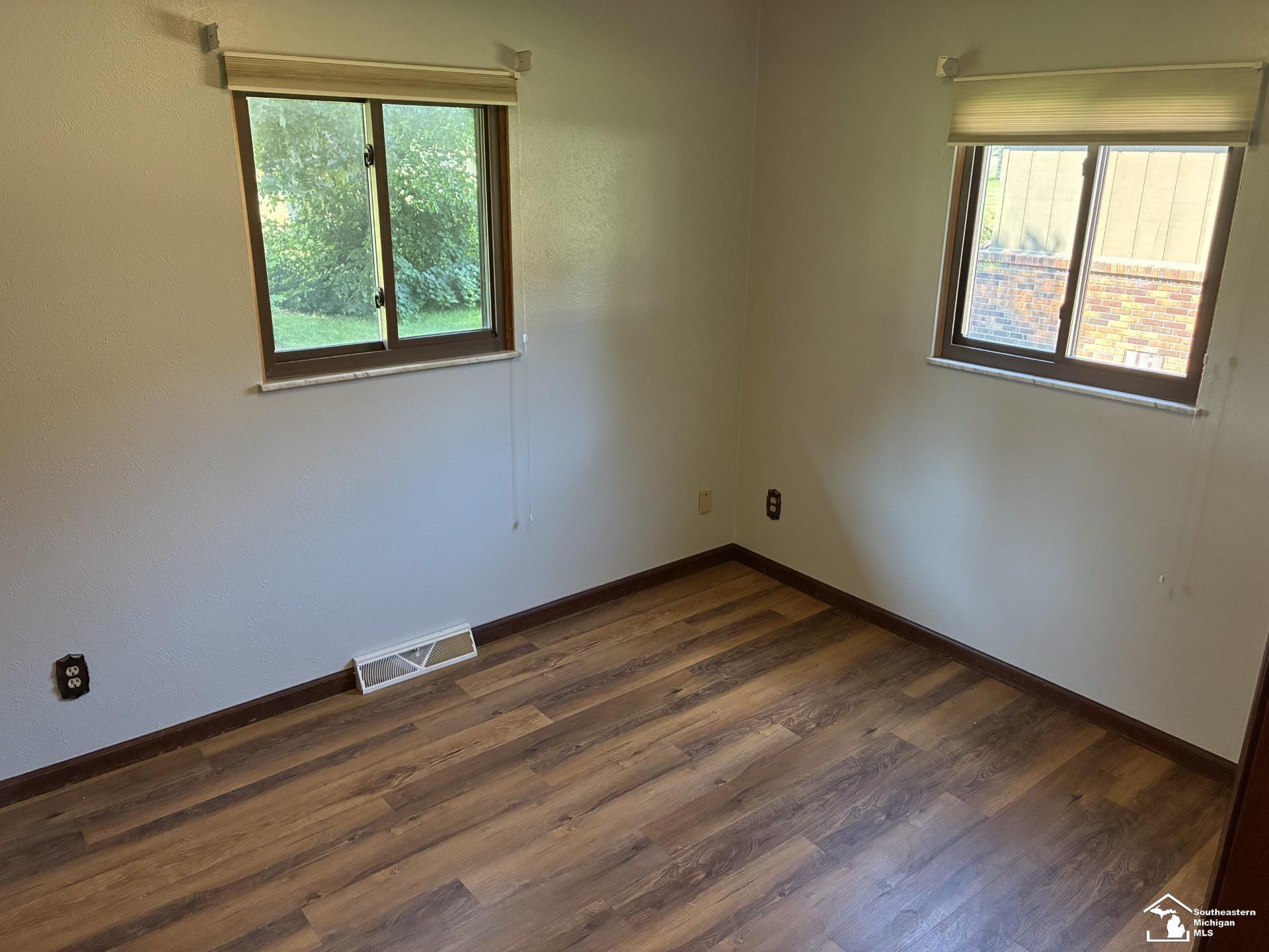 1303 West Erie Road Temperance, MI 48182 - Photo 22 of 30