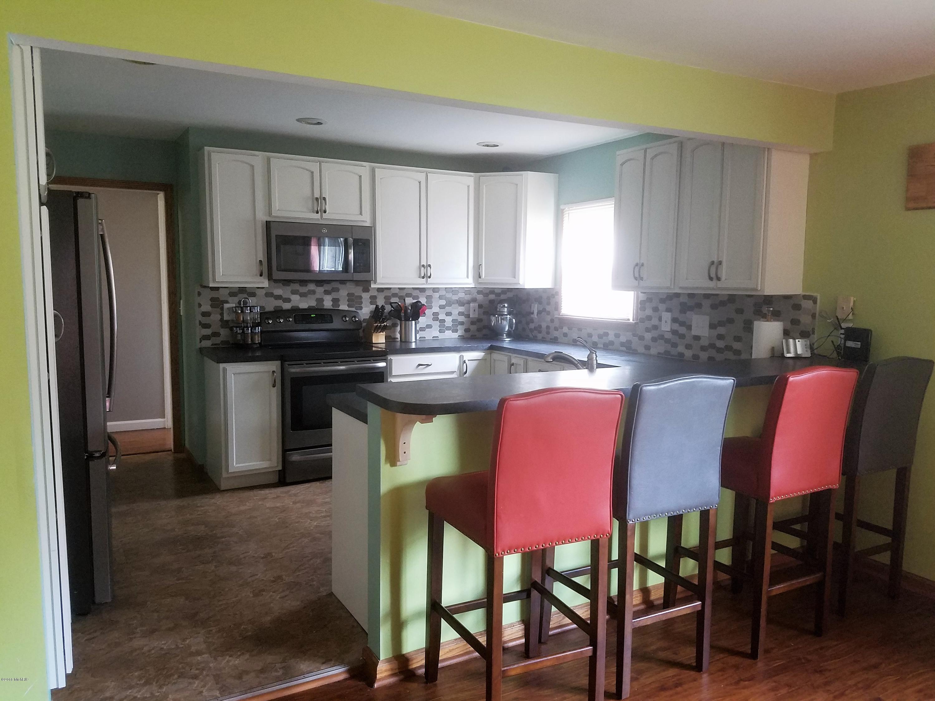 2409 Hickory Road Delton, MI 49046 - Photo 3 of 11 20160712_122650 (2)