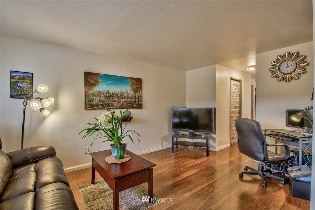 811 South Laventure Road, Unit E Mount Vernon, WA 98274 - Photo 2 of 19 Gallery Image 2