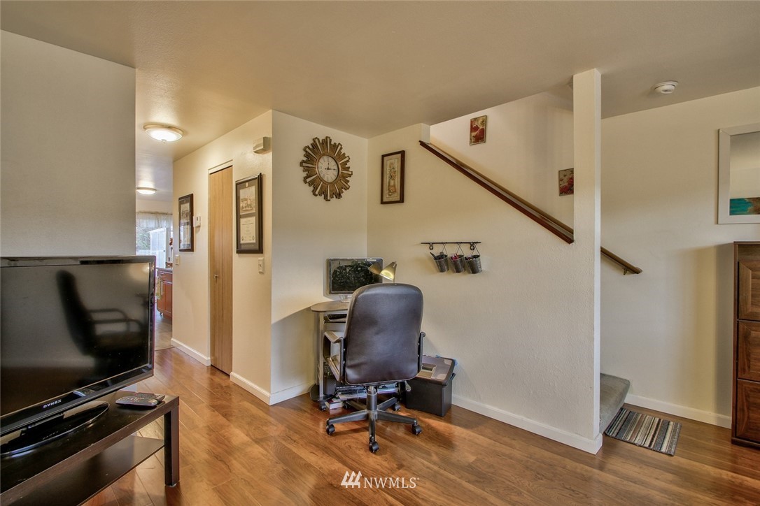 811 South Laventure Road, Unit E Mount Vernon, WA 98274 - Photo 3 of 19 Gallery Image 3