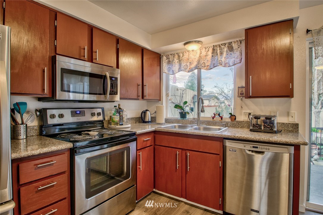 811 South Laventure Road, Unit E Mount Vernon, WA 98274 - Photo 6 of 19 Gallery Image 6